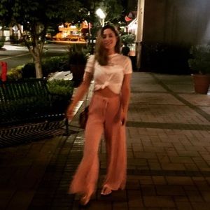 Wide leg pans super comfy and flattering 🌸